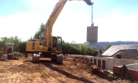 Hausausschachtung samt Hangabfang